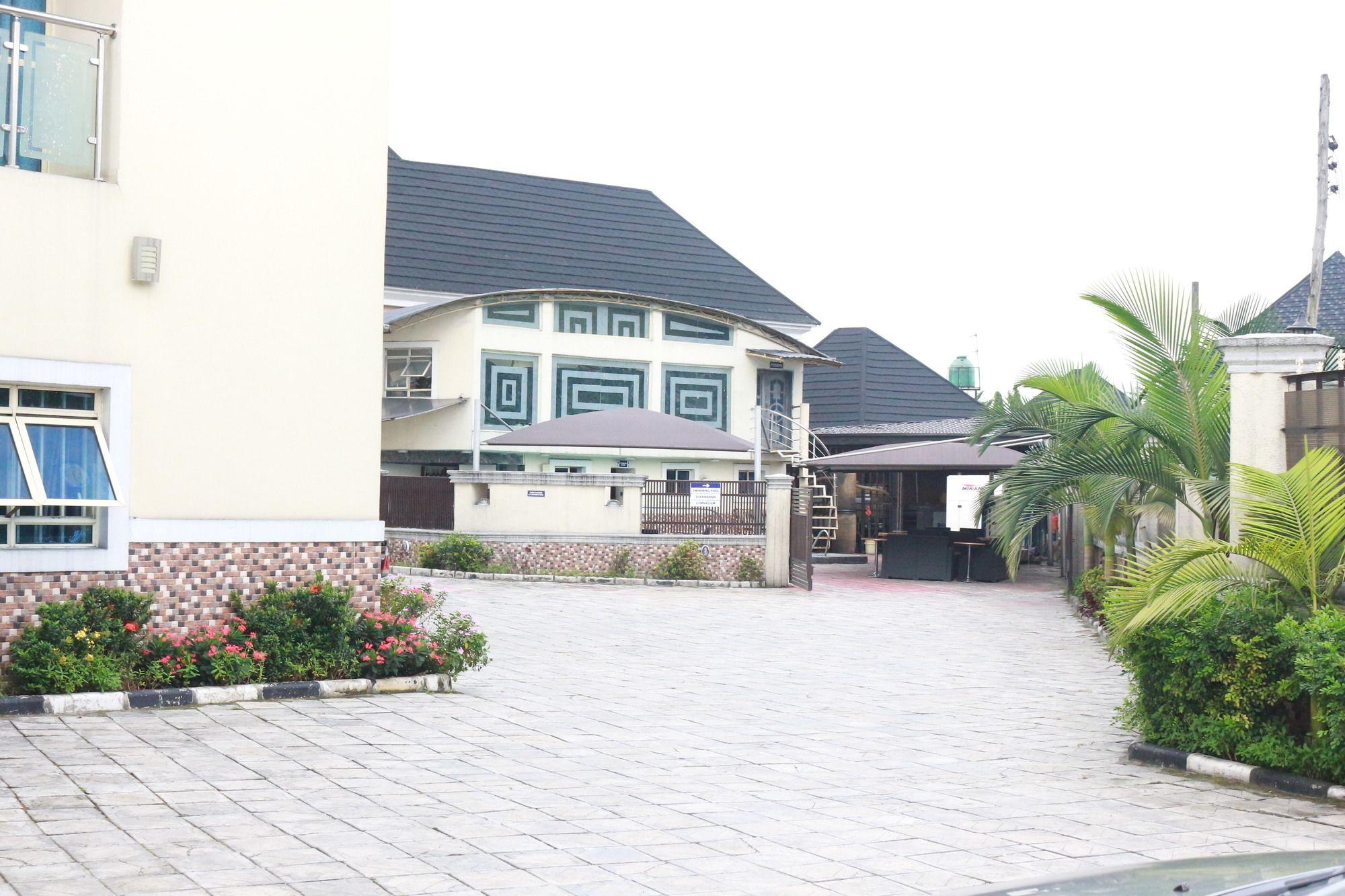 Royal Charlin Hotel And Suites Port Harcourt Extérieur photo